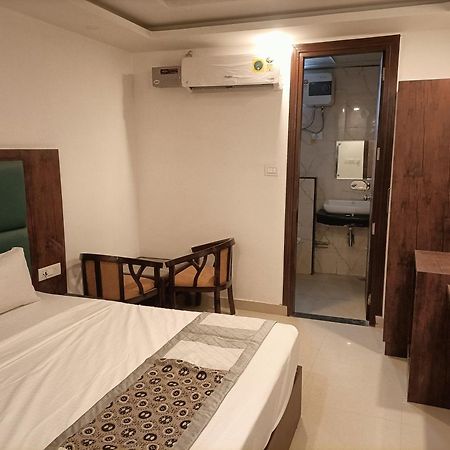 Hotel Grand Aerotech Nuova Delhi Esterno foto