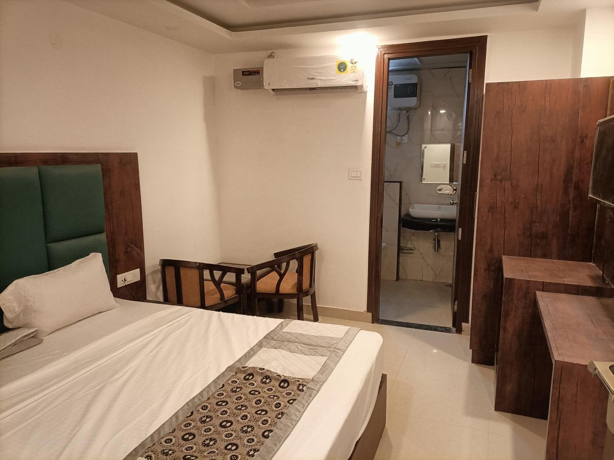 Hotel Grand Aerotech Nuova Delhi Esterno foto