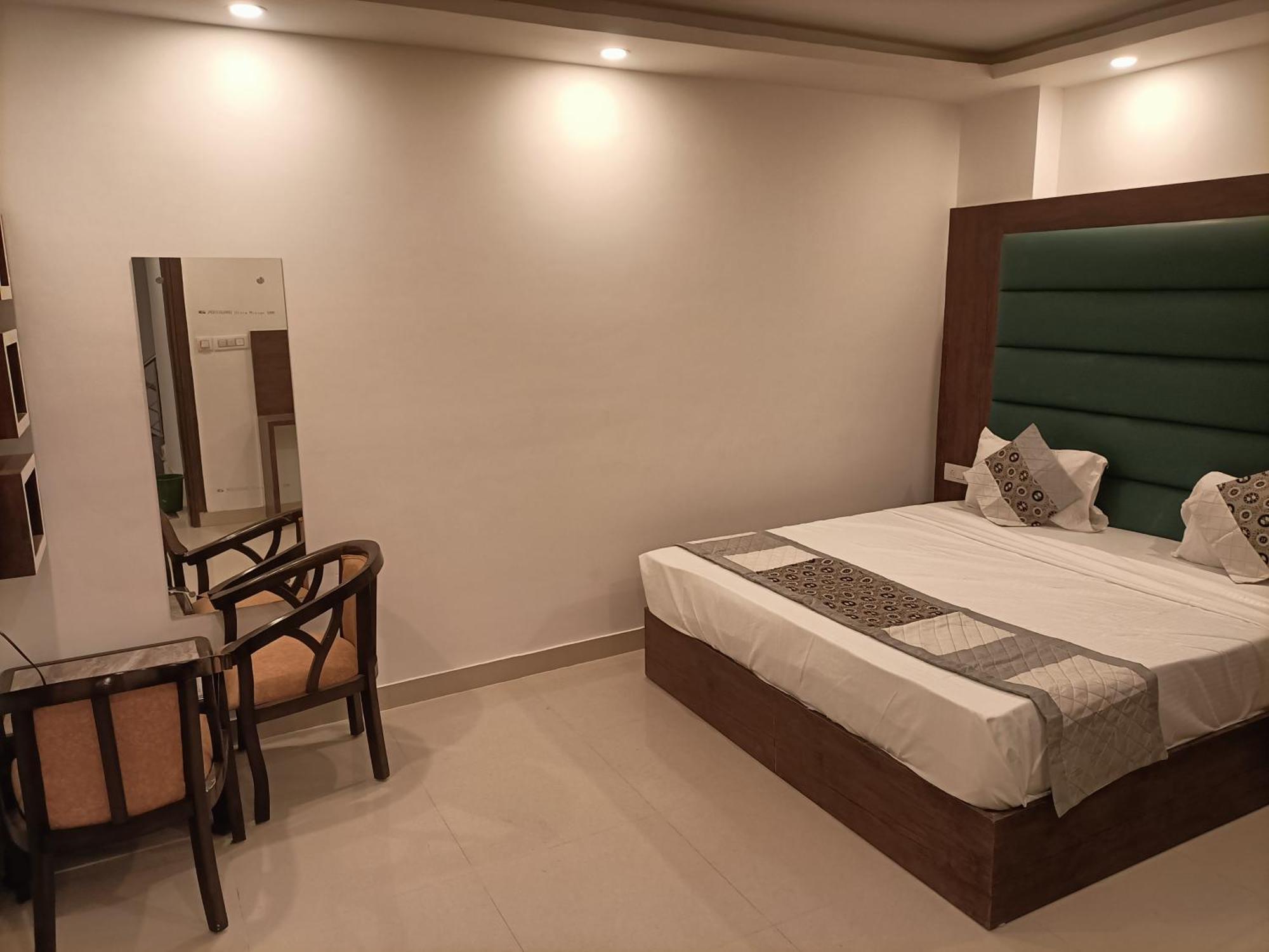 Hotel Grand Aerotech Nuova Delhi Esterno foto