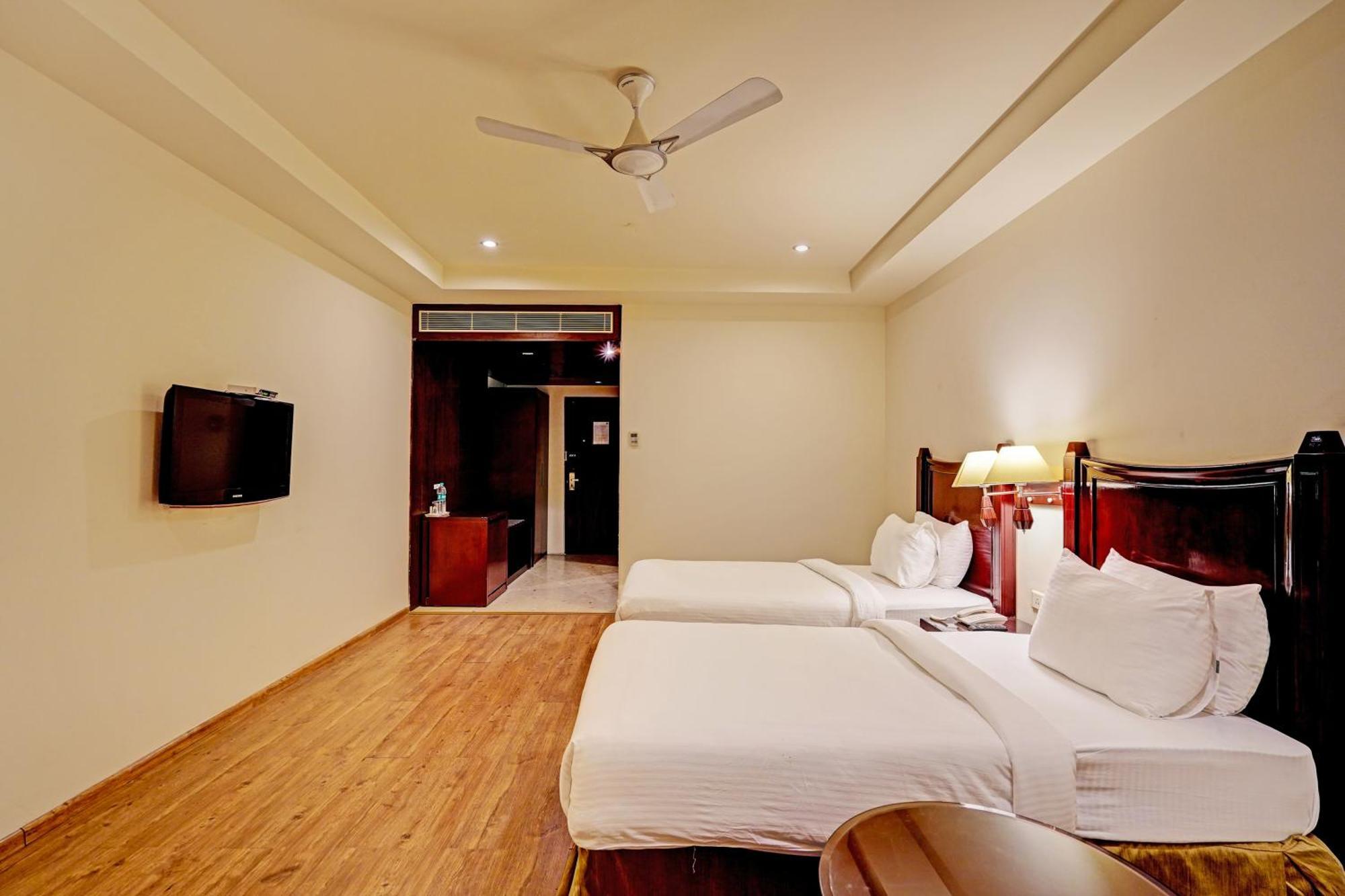 Hotel Grand Aerotech Nuova Delhi Esterno foto